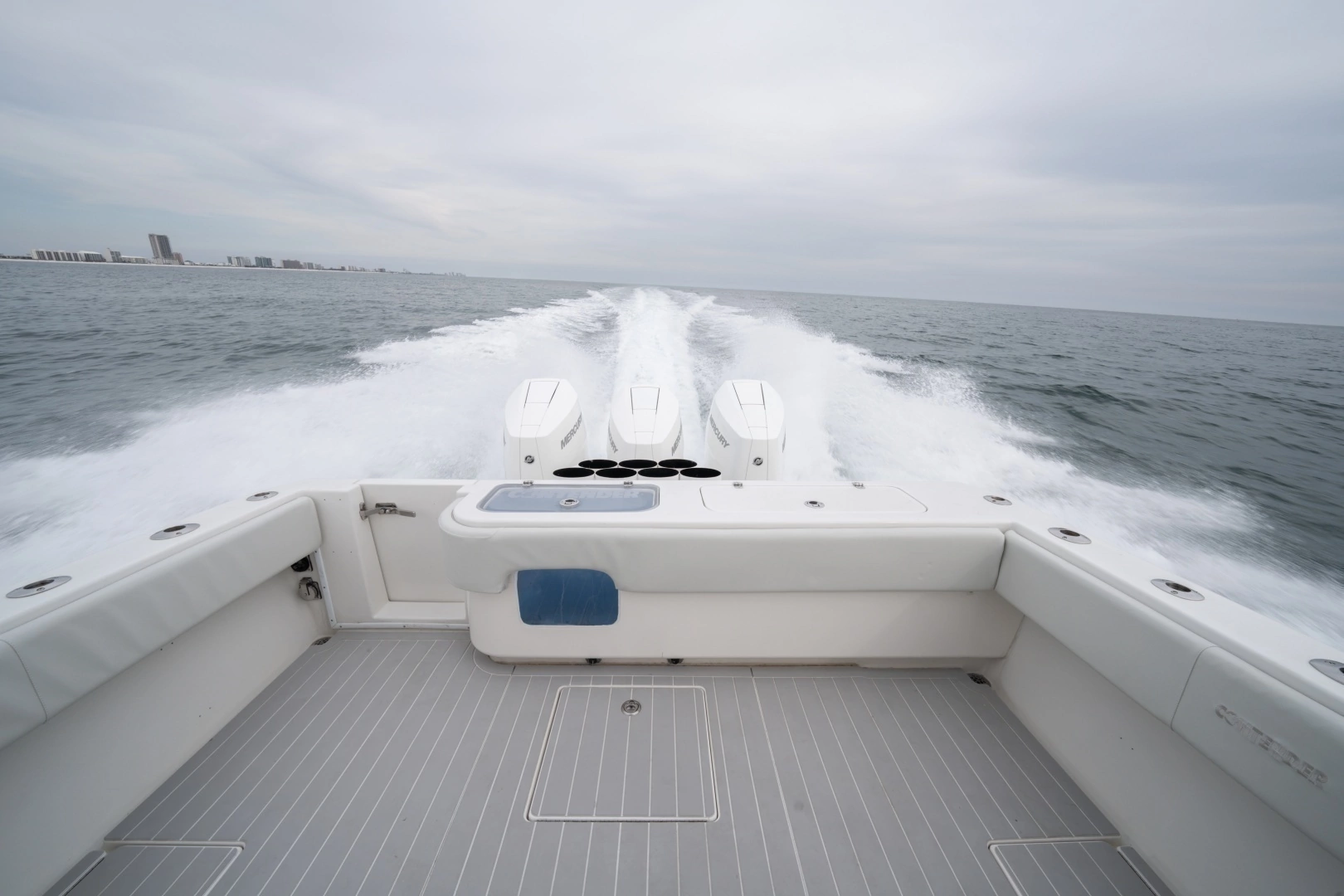 2011 Contender 40 Express - Image 28