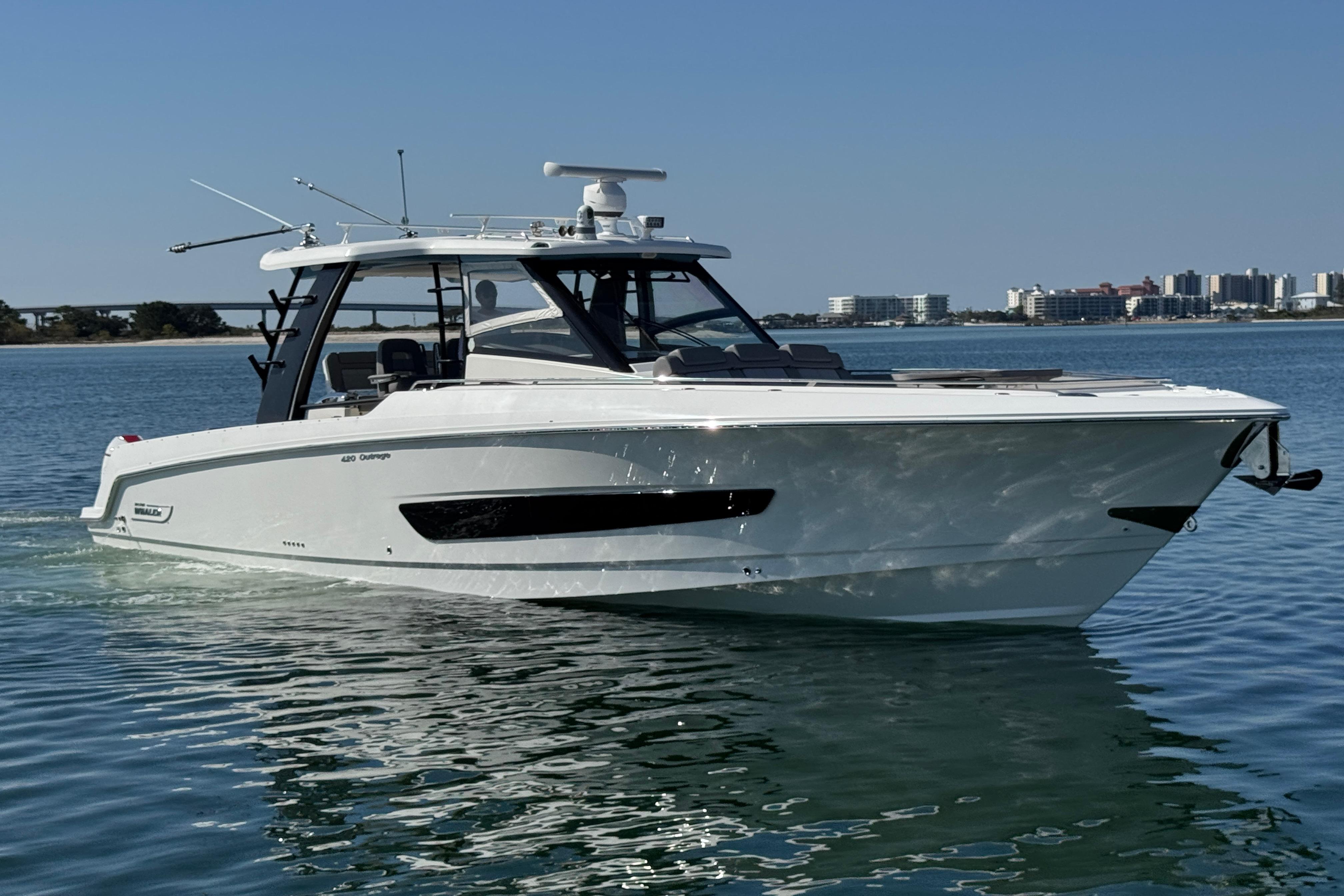 2021 Boston Whaler 420 Outrage