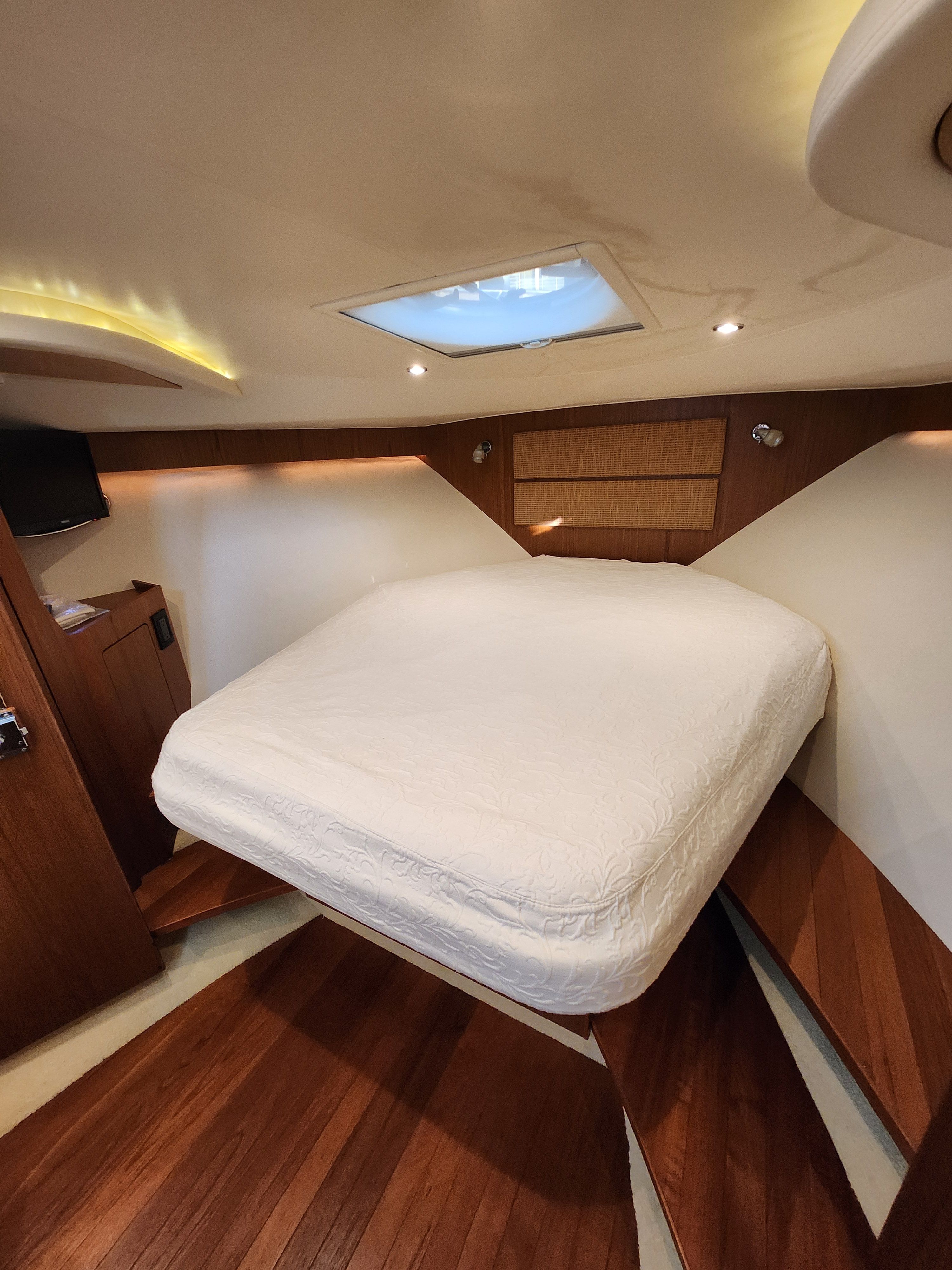 2014 Tiara Yachts 3100 Coronet - 12