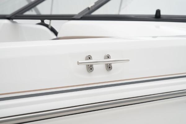 2025 Tahoe 185 S - 37