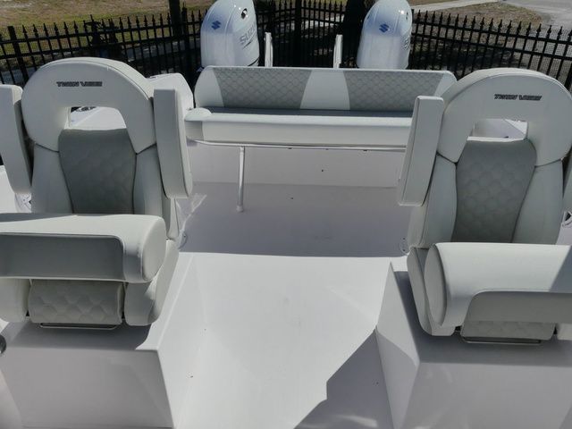 2026 Twin Vee 240 GFX DUAL CONSOLE - 8