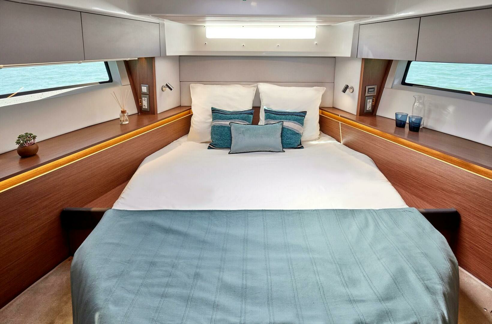 2025 Beneteau Antares 12 - Image 17