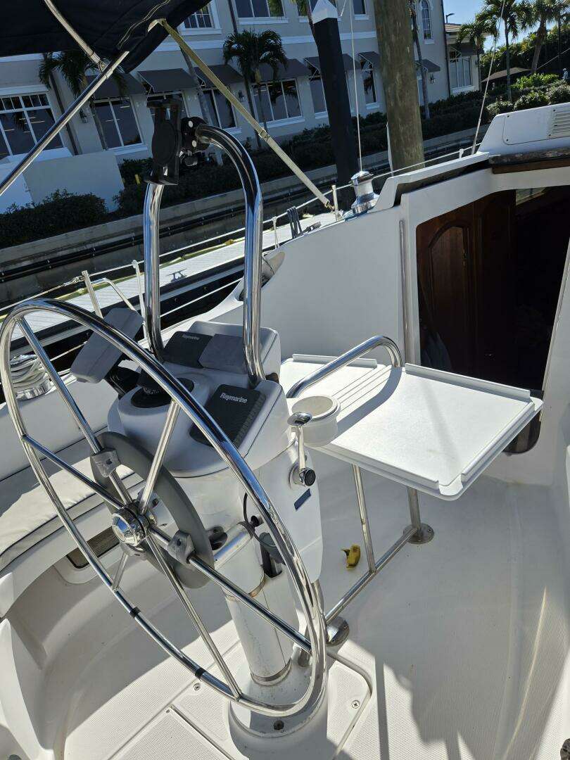 2003 Hunter 326 - Image 8