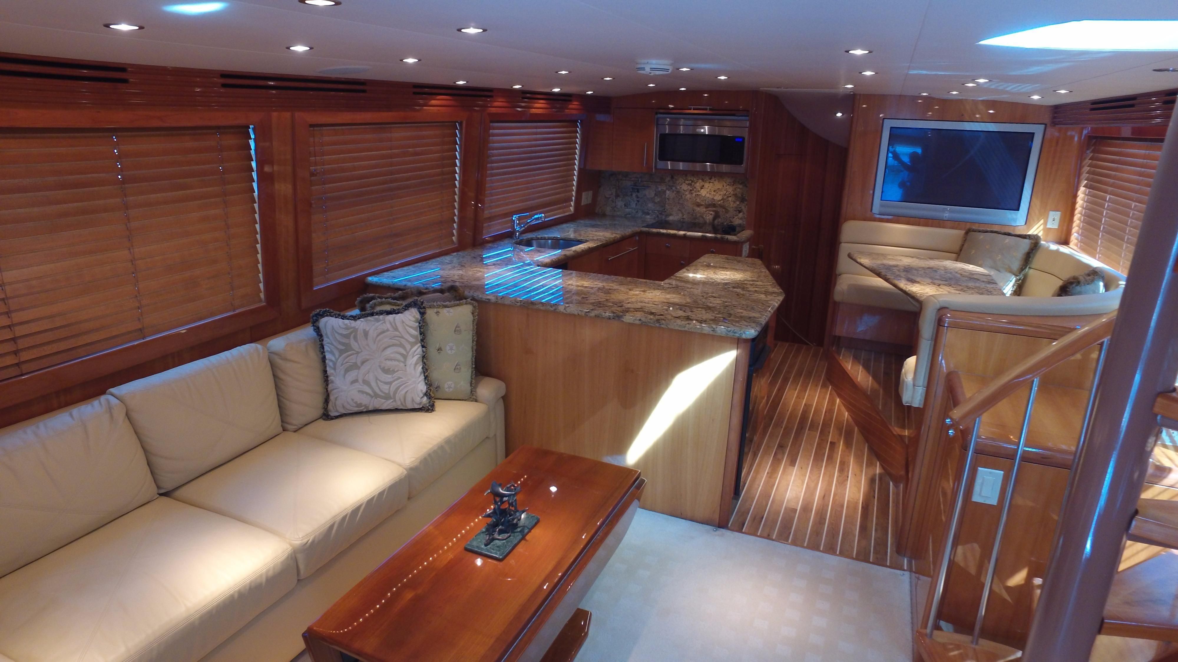 2004 Hatteras Sportfisher - 21