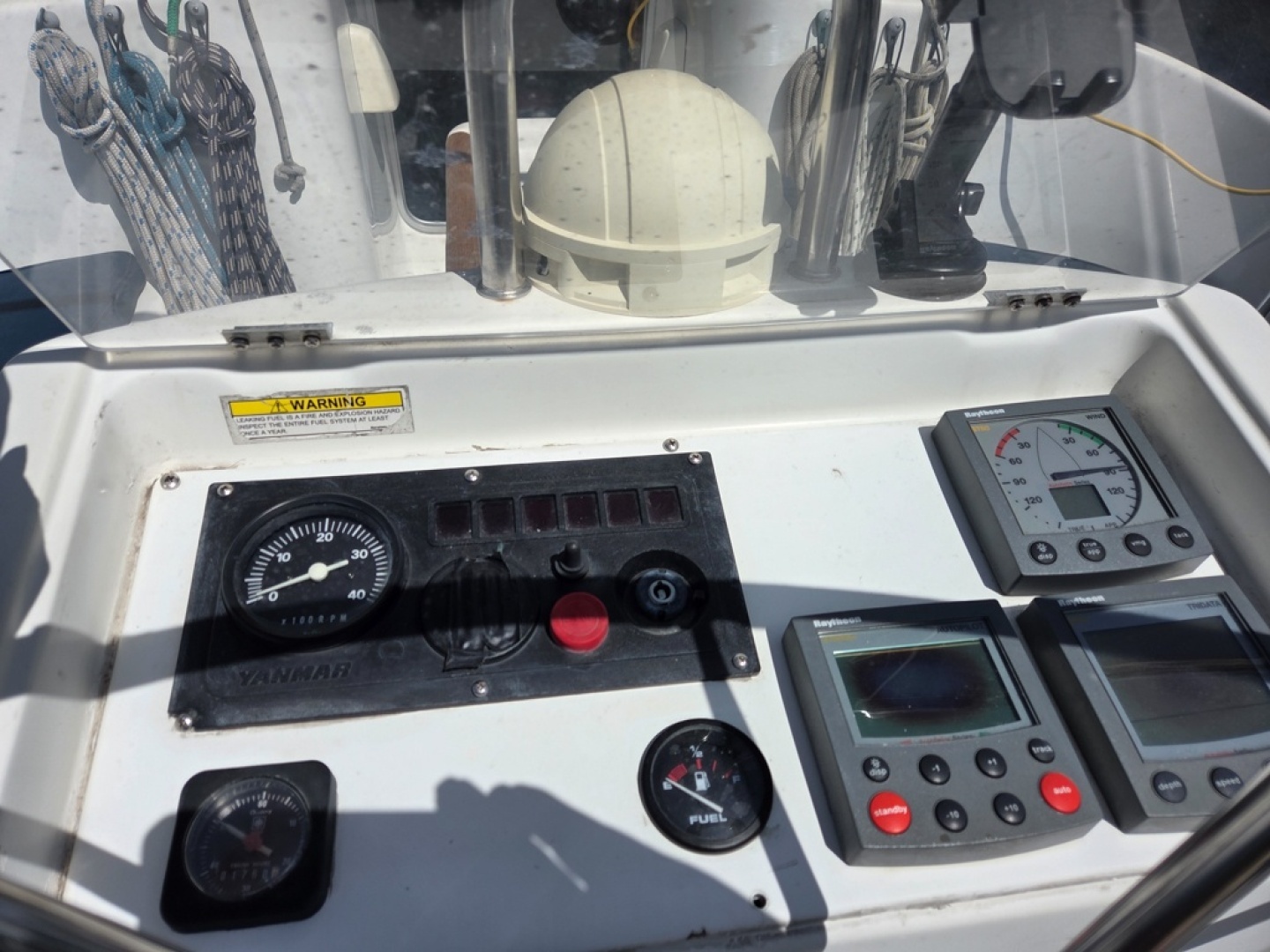 2000 Beneteau Oceanis 411 - Image 15