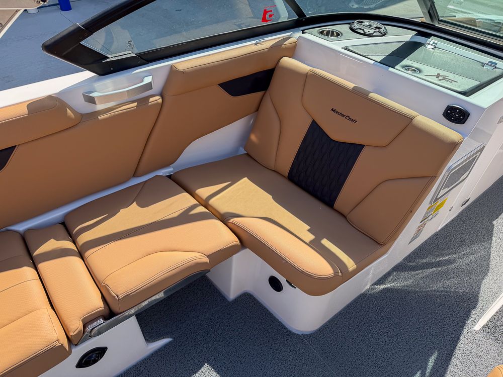 2022 MasterCraft XT24 - 18