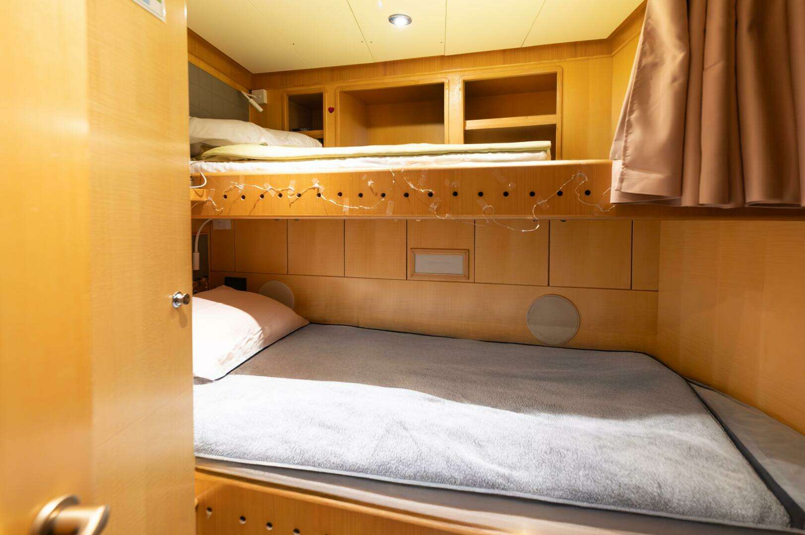 2007 CRN Pilothouse - Image 70