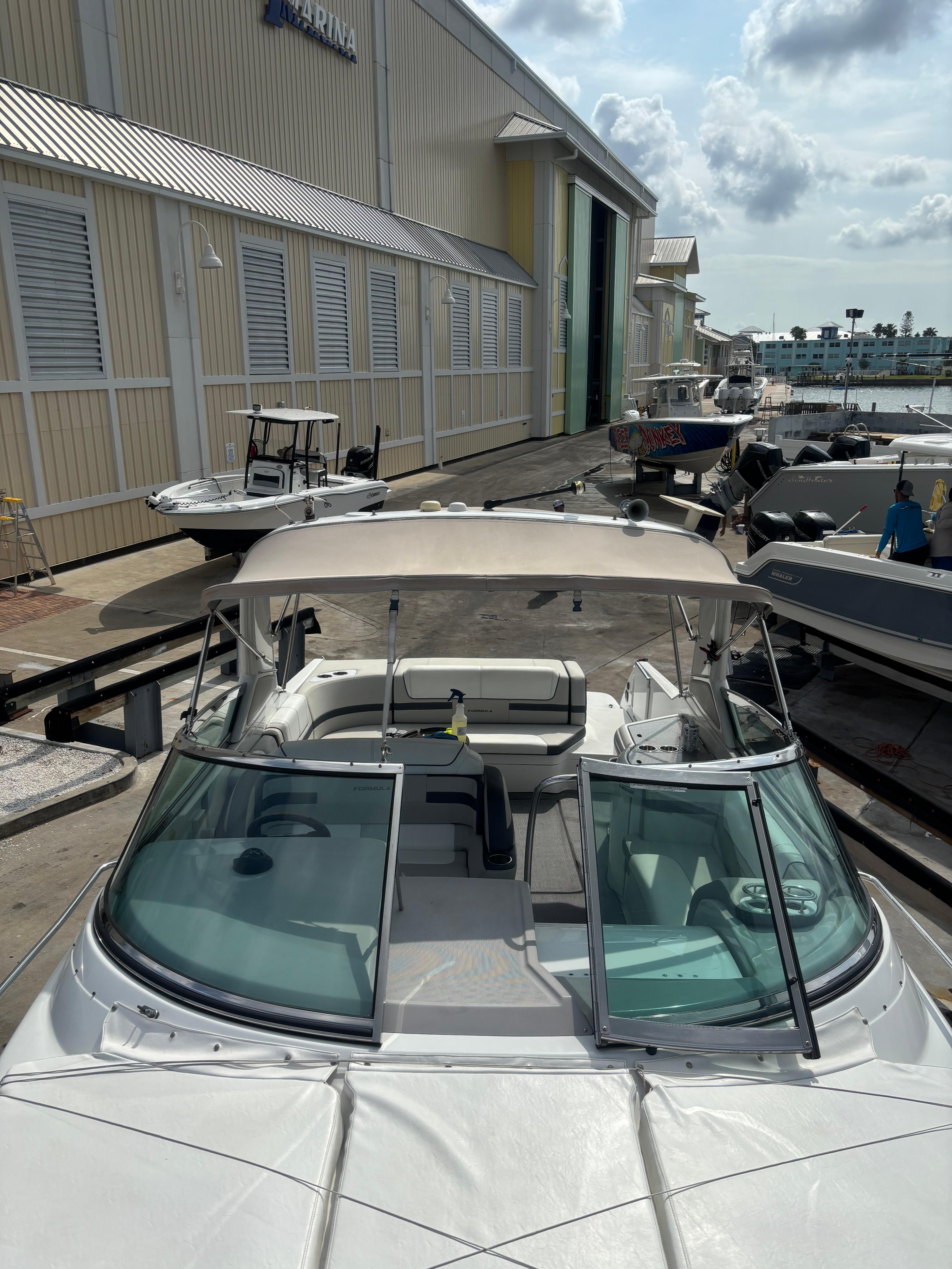 2007 Formula 330 Sun Sport - 18