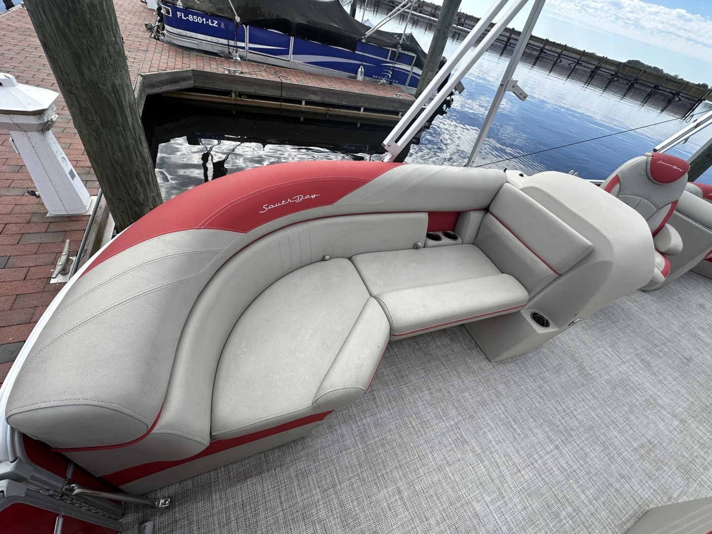 2022 South Bay LE Series Tri Hull - Image 13