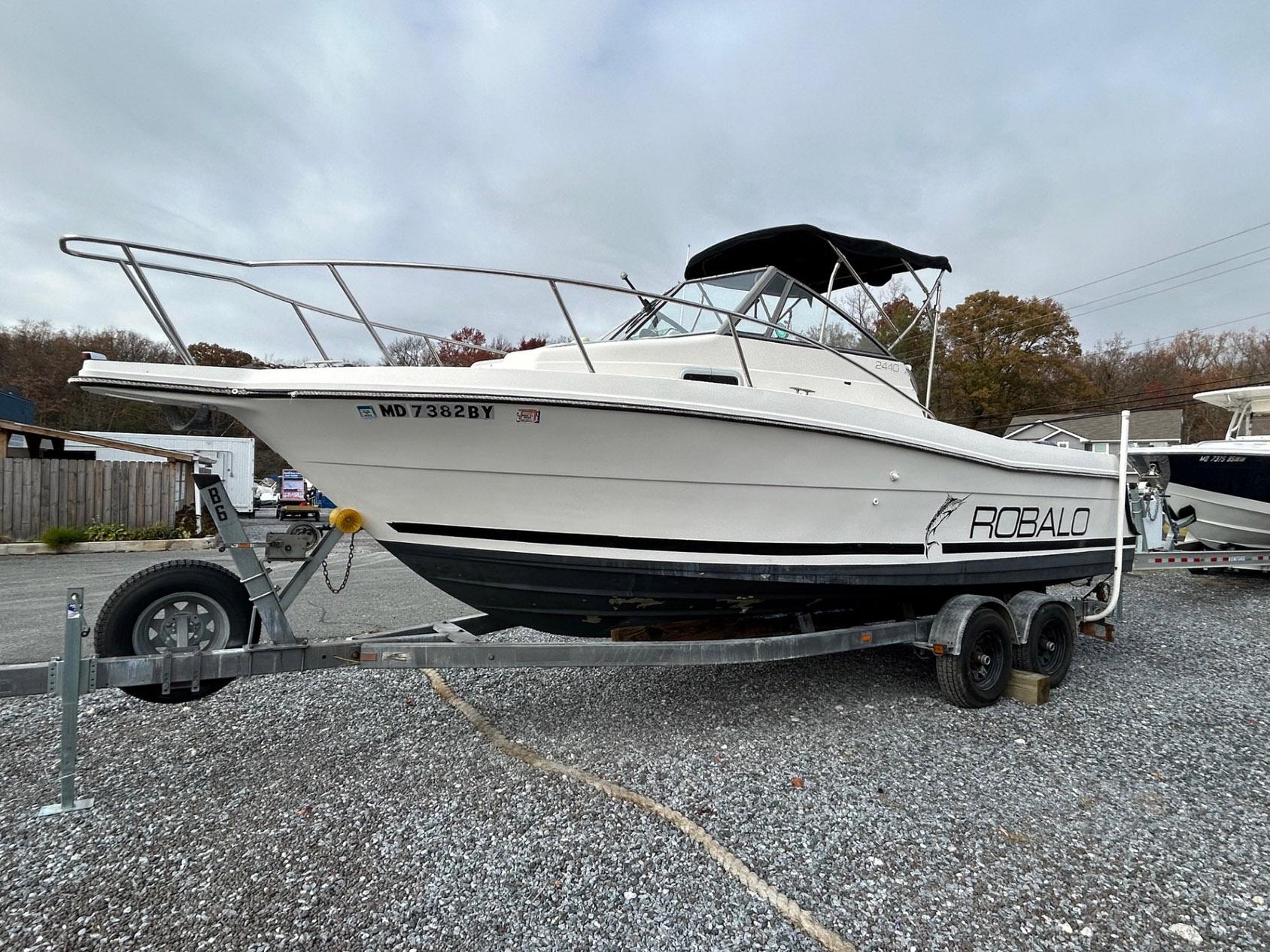 1996 Robalo 2440 Walkaround