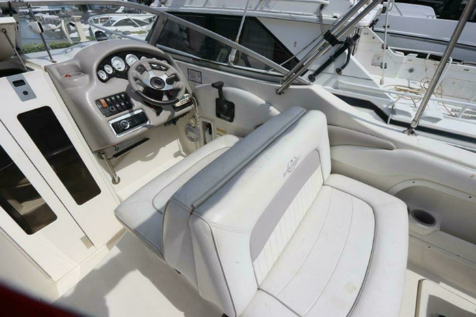 2006 Stingray 240 CS - Image 9