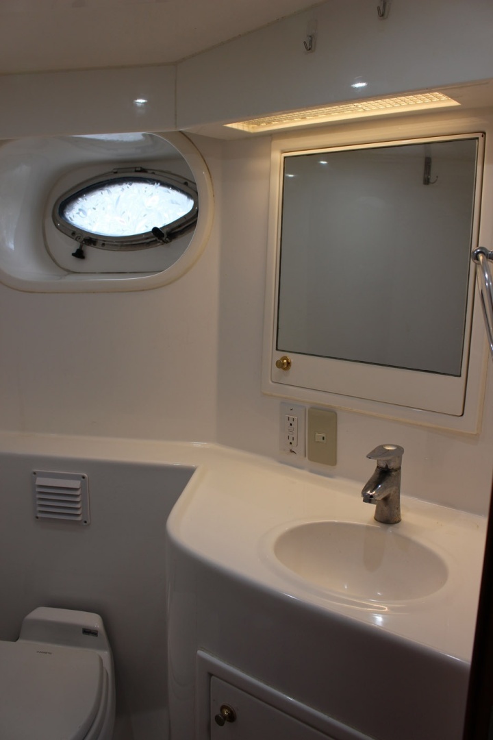 2007 Jefferson Motor Yacht - Image 18