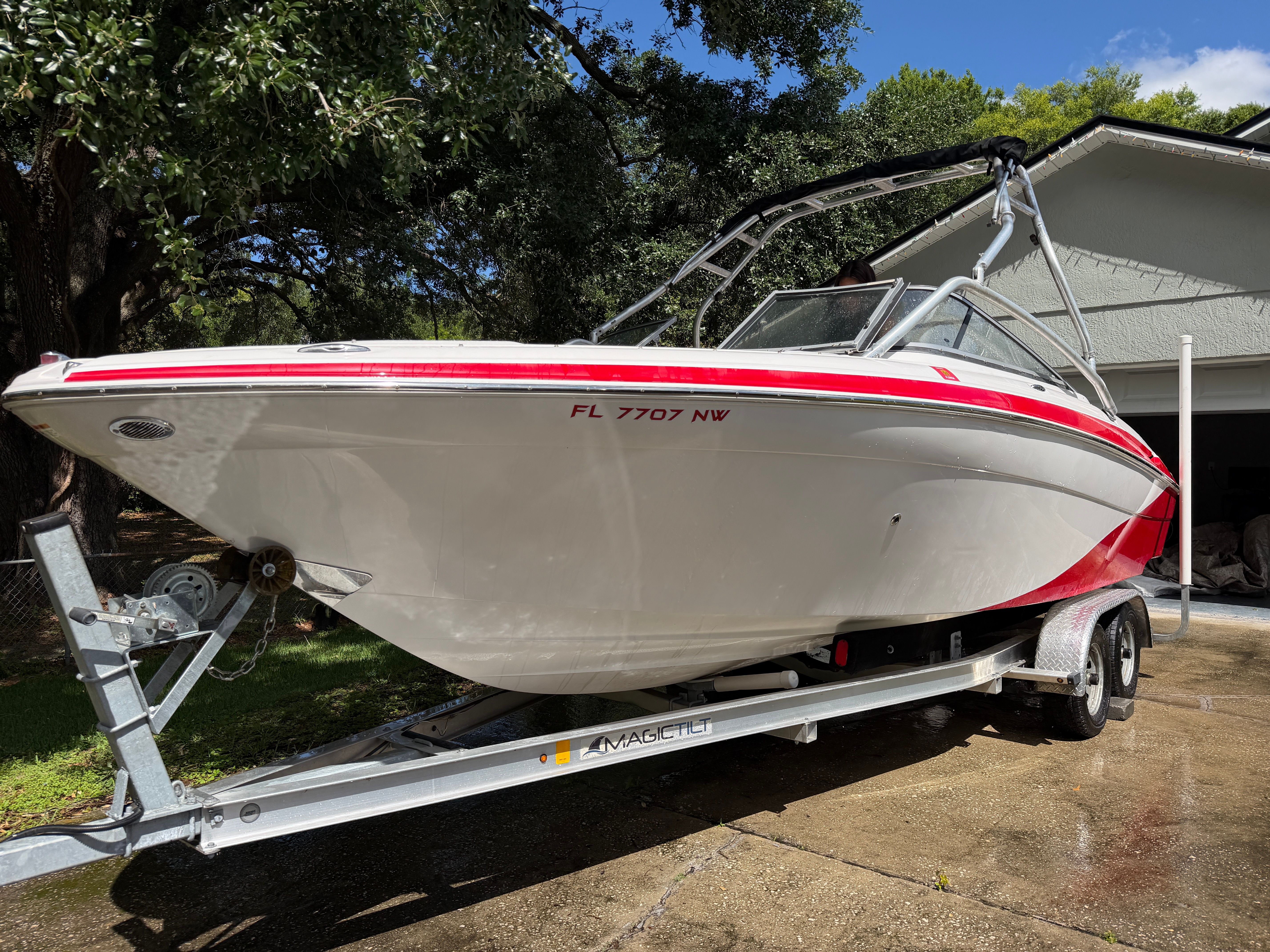2009 Four Winns H220
