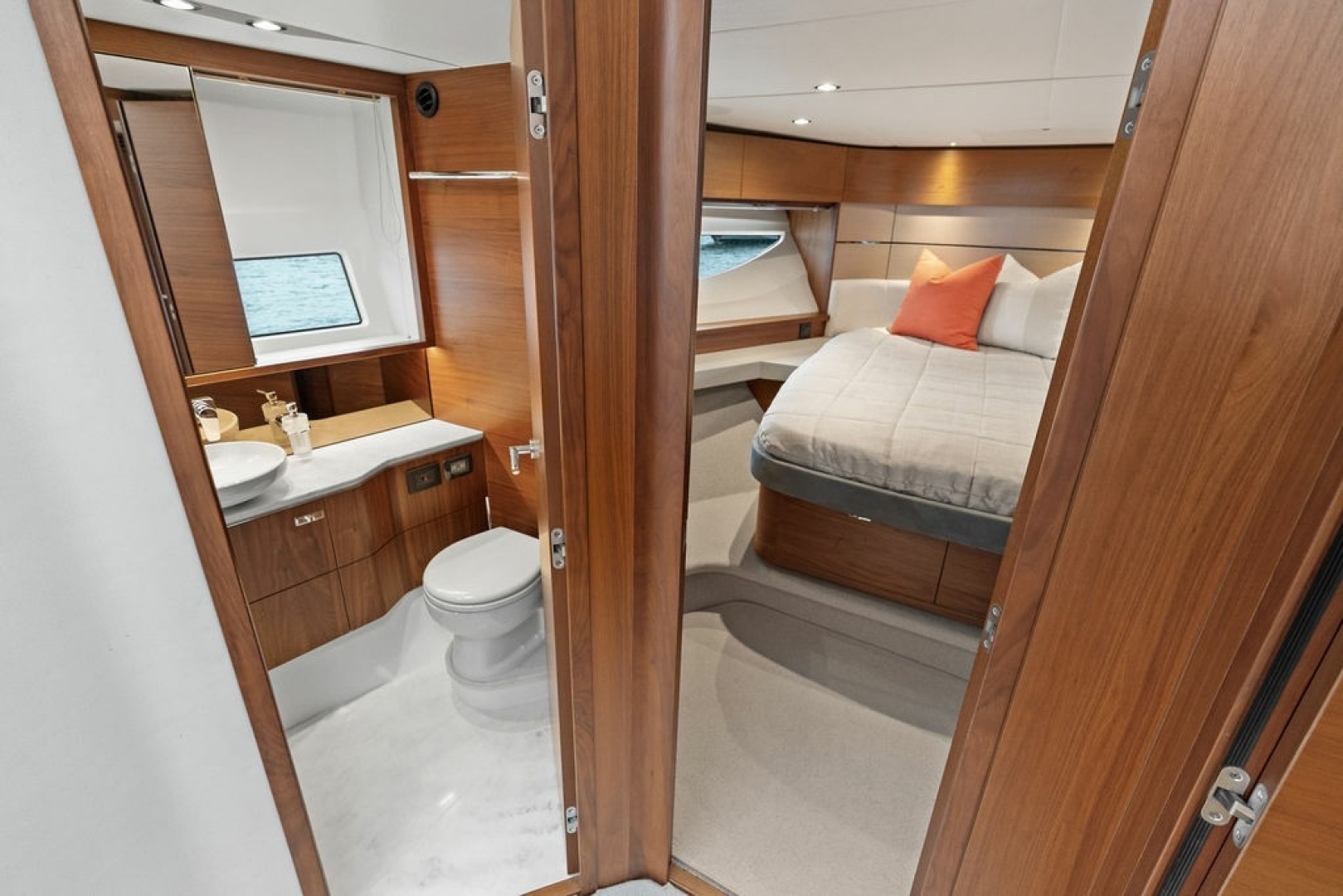 2020 Princess S62 Sportbridge - Image 56