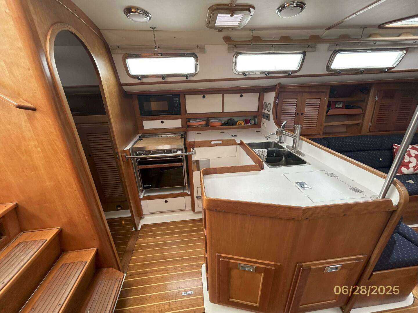 1995 Freedom 40/40 - Image 50
