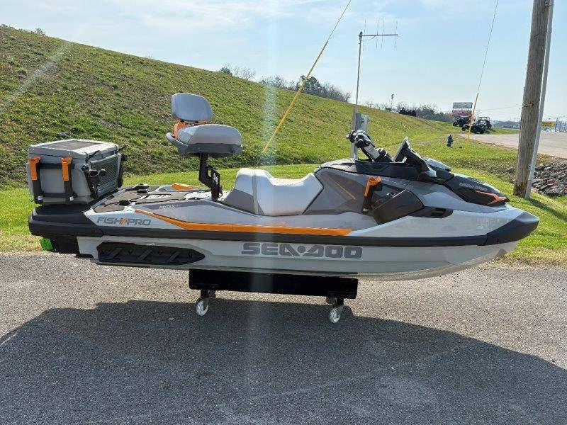 2026 Sea-Doo FishPro Trophy 170 w/ Sound - 11