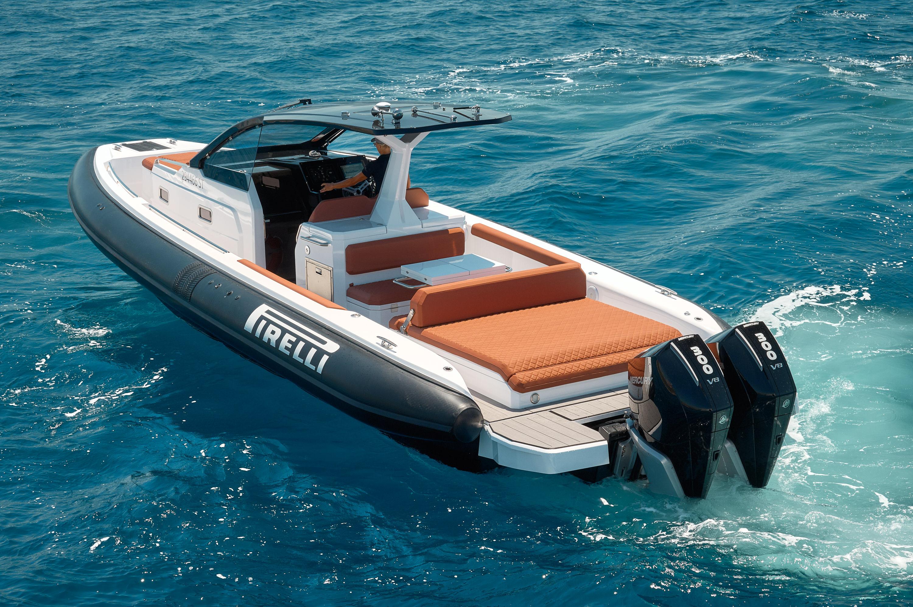 Pirelli 35 boat cruising on blue ocean waters, 2025 model.