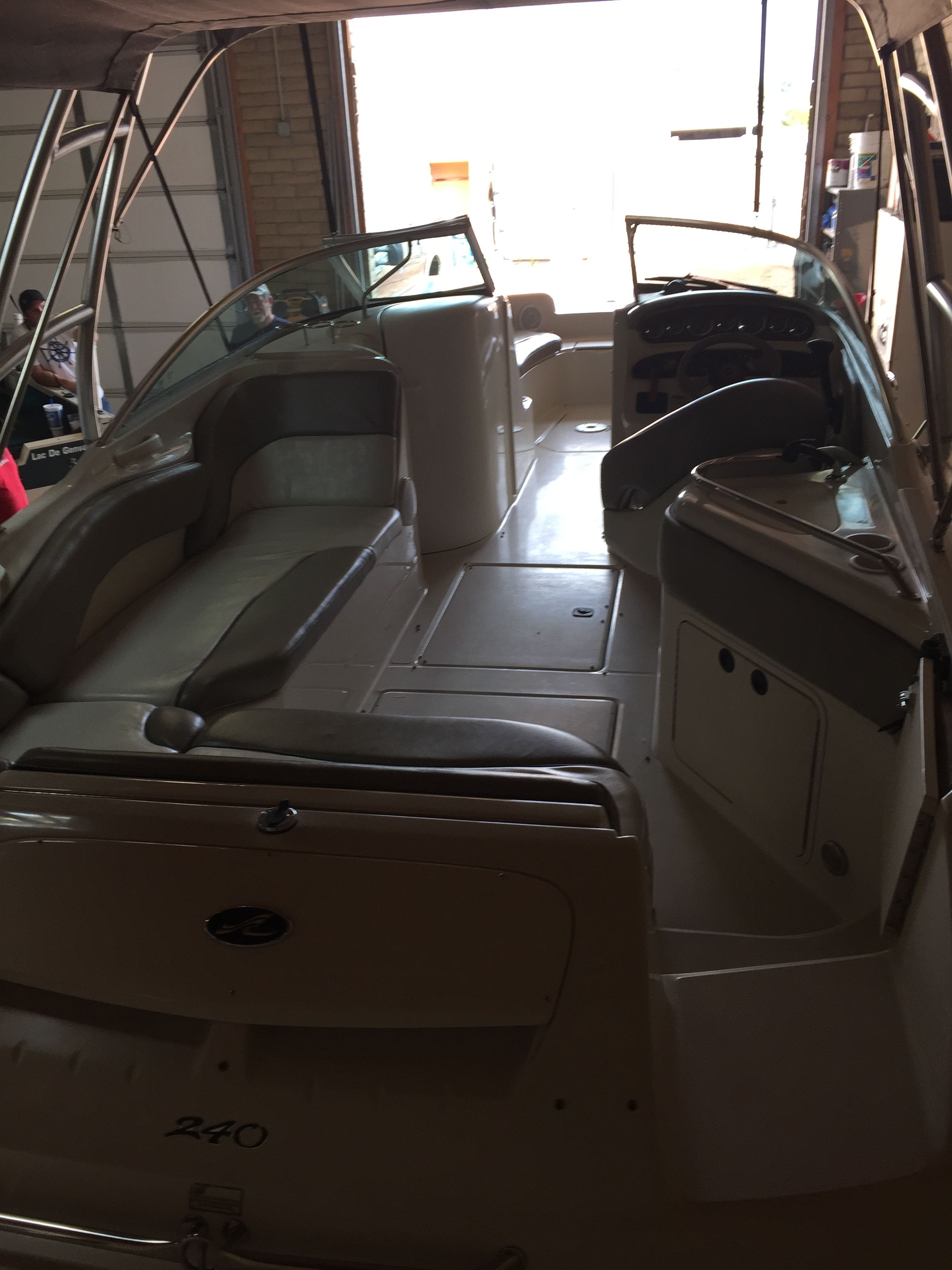 2002 Sea Ray 220 Sundeck - 3