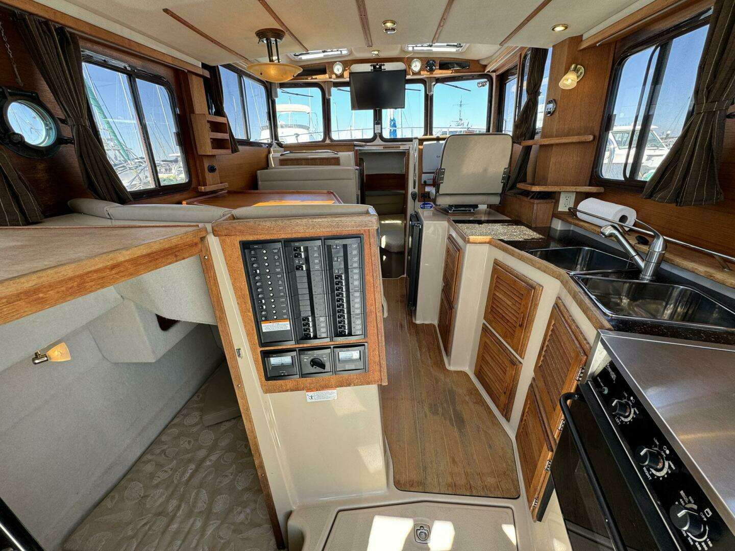 2012 Ranger Tugs R-29 - Image 16
