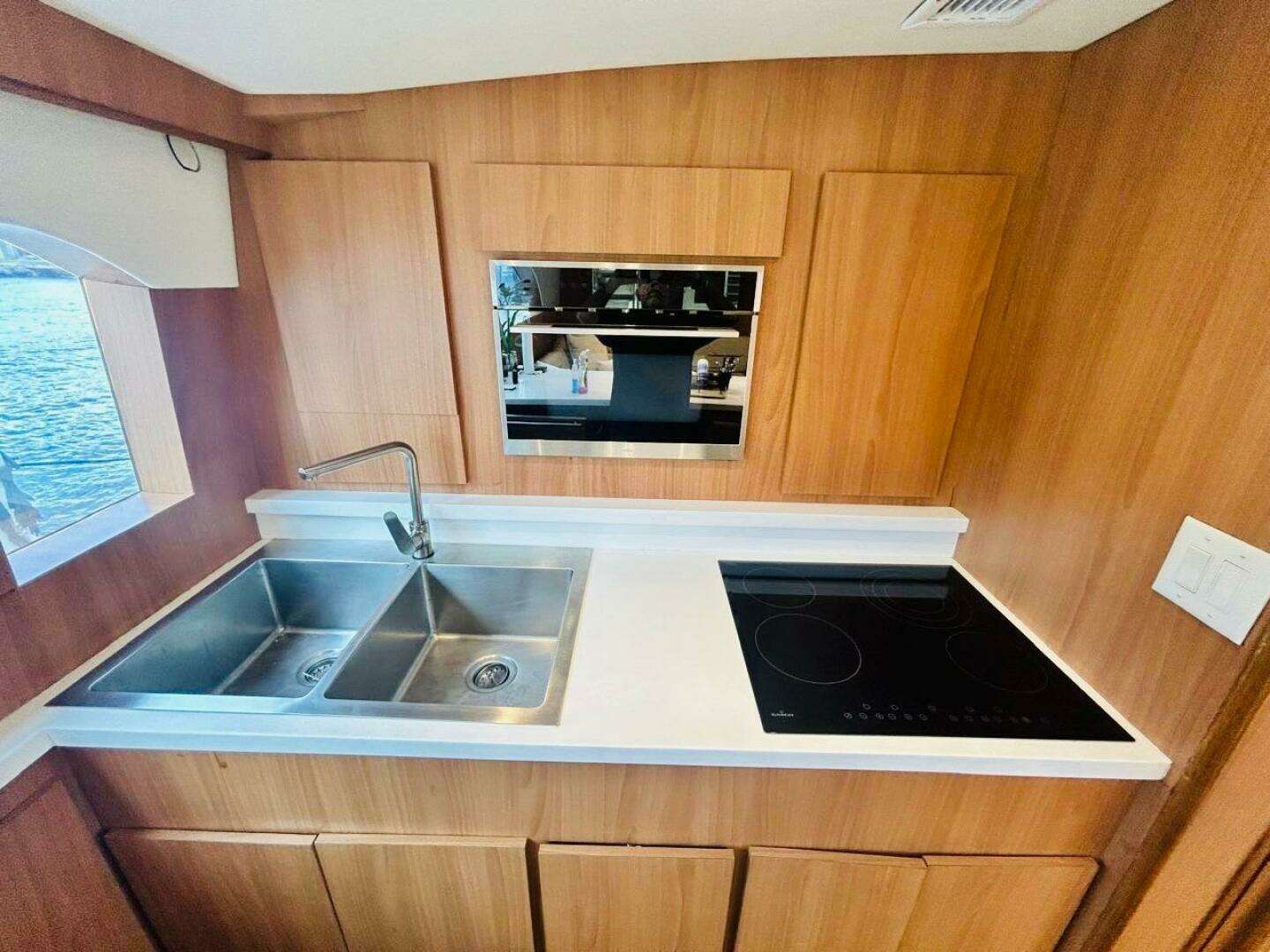 1988 Bertram 54' - Image 30