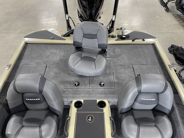 2026 Tracker Savage 215 - 35
