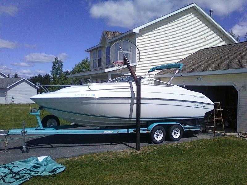 1993 Chris-Craft 238 Cuddy Concept