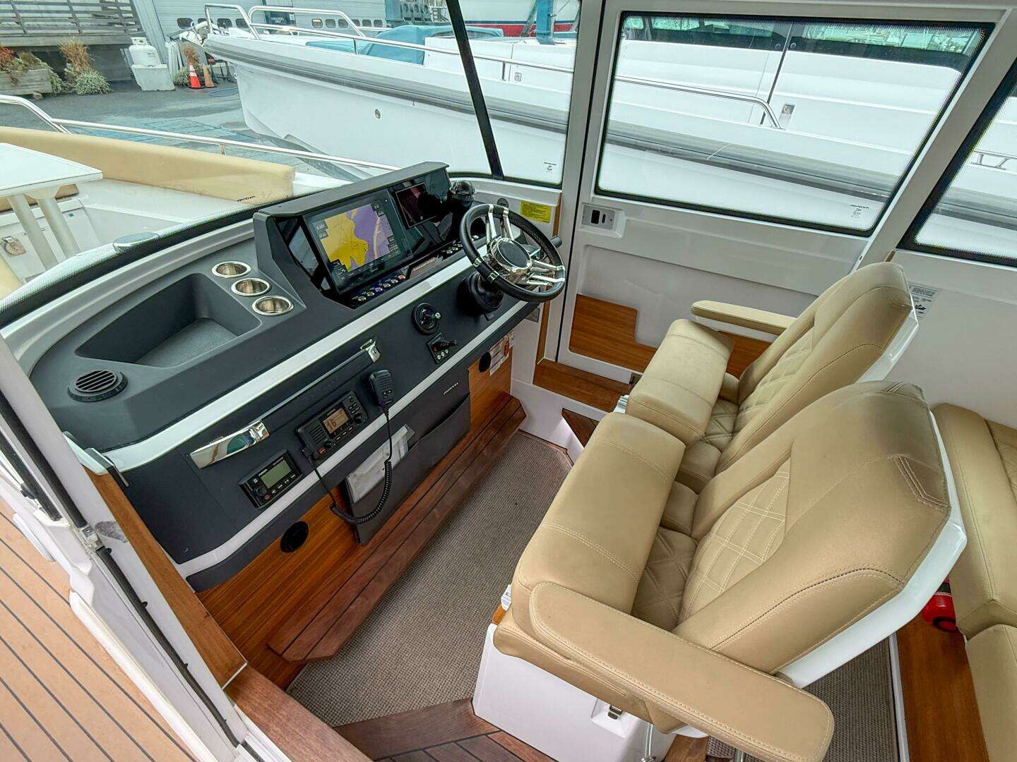 2020 Axopar 28 Cabin w/Wet Bar - Image 16