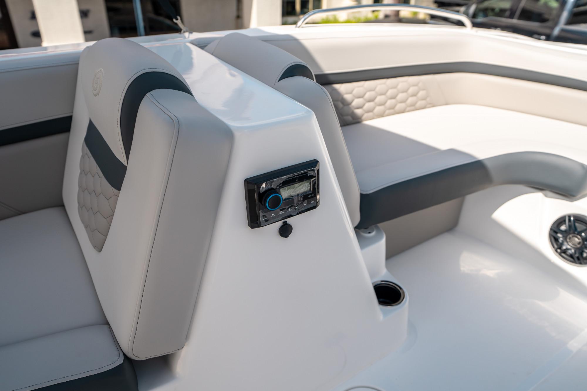 2025 Hurricane SunDeck Sport 192 RL OB - 26
