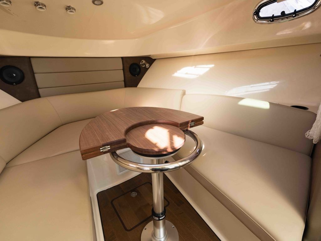 2017 Boston Whaler 315 Conquest - 16