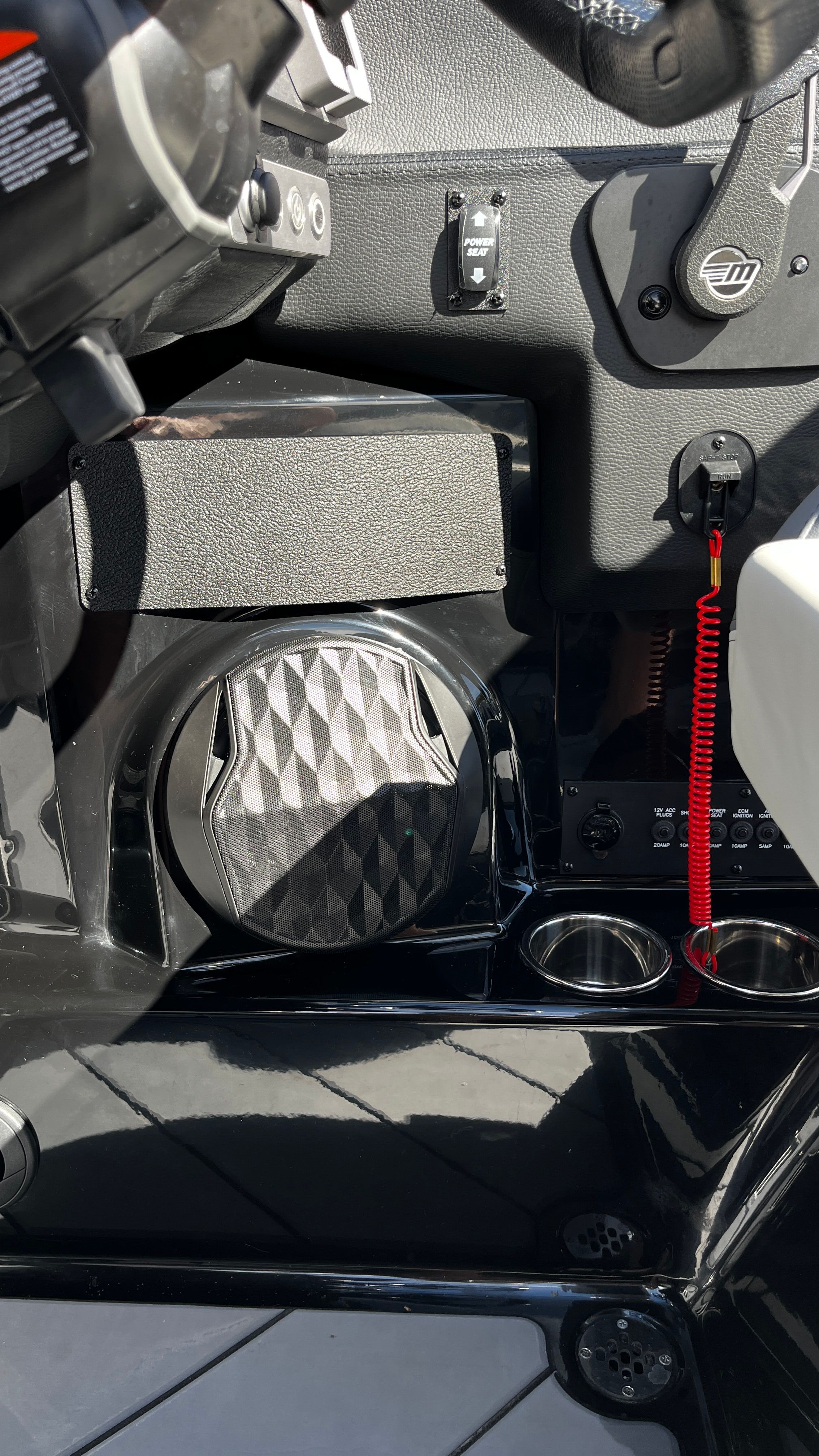 Close-up of the helm area in a 2023 Malibu Wakesetter 26 LSV.