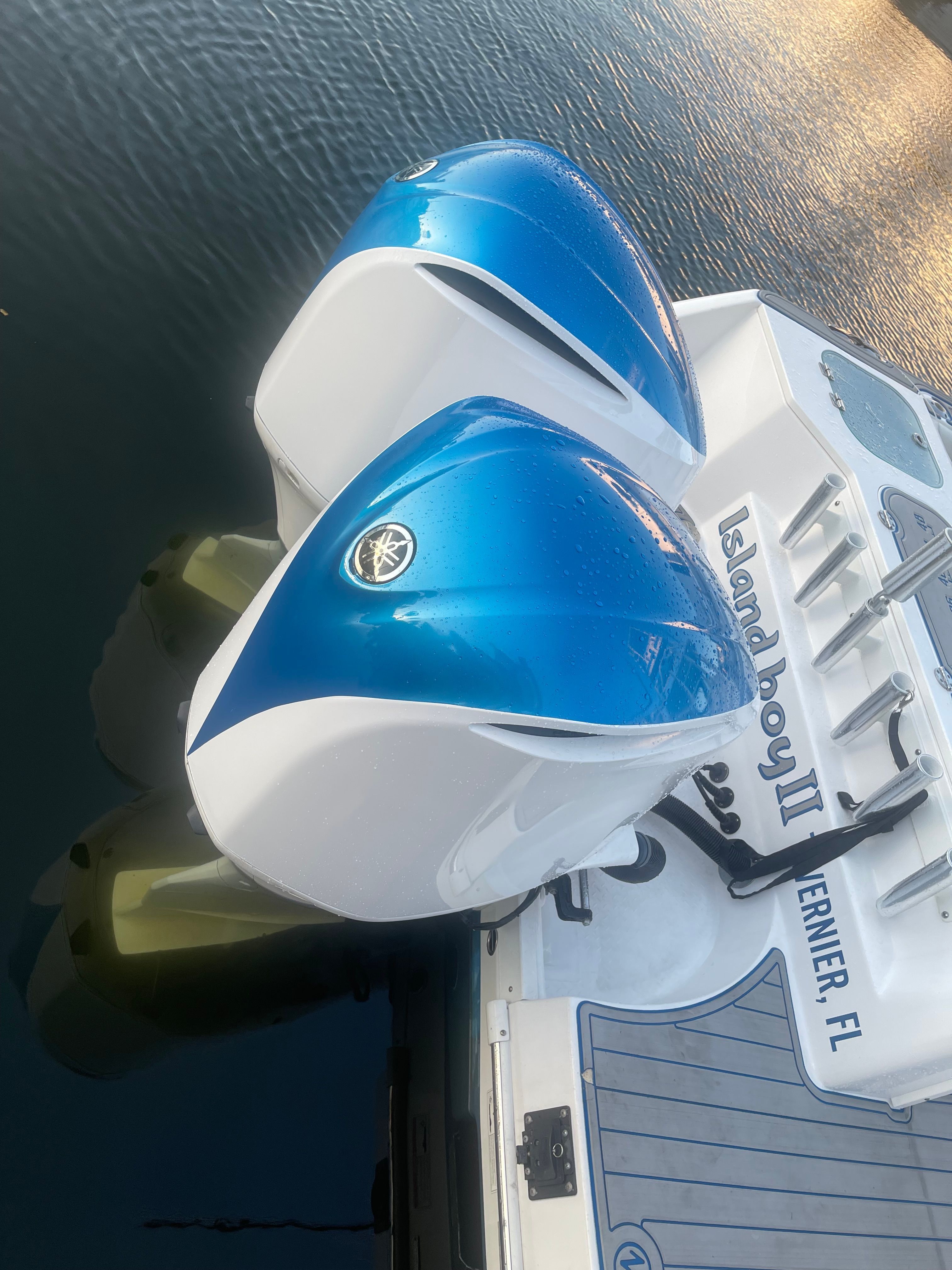 2017 Everglades 325 Center Console - 30