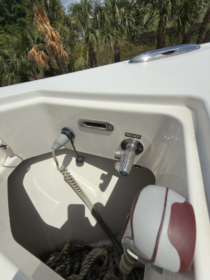 2016 Boston Whaler 350 Outrage - Image 9