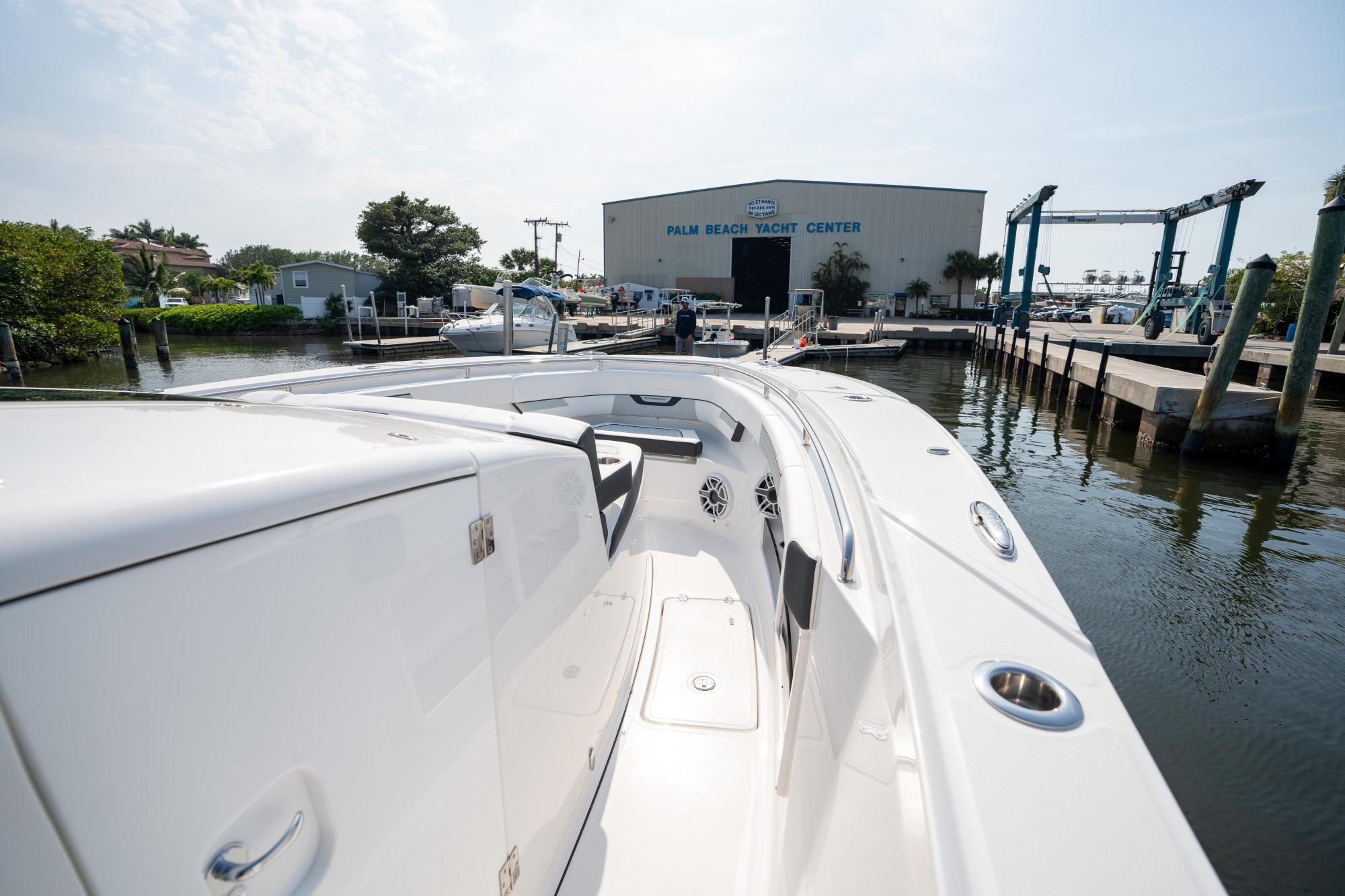 2024 Blackfin 400 CC - 28