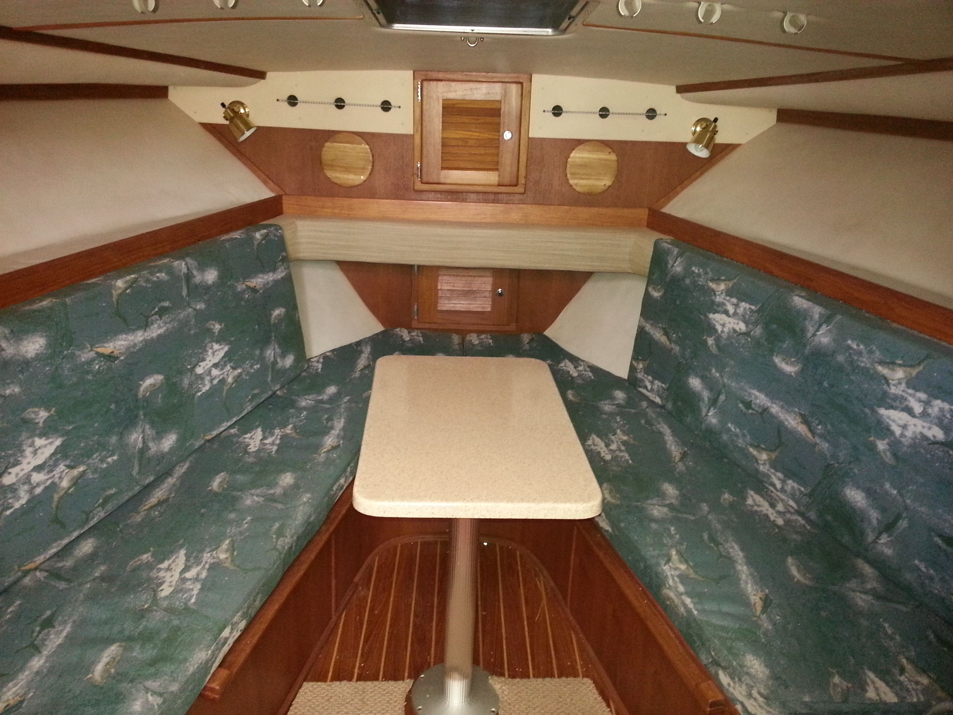 2004 Albemarle 320 Express Fisherman - 2