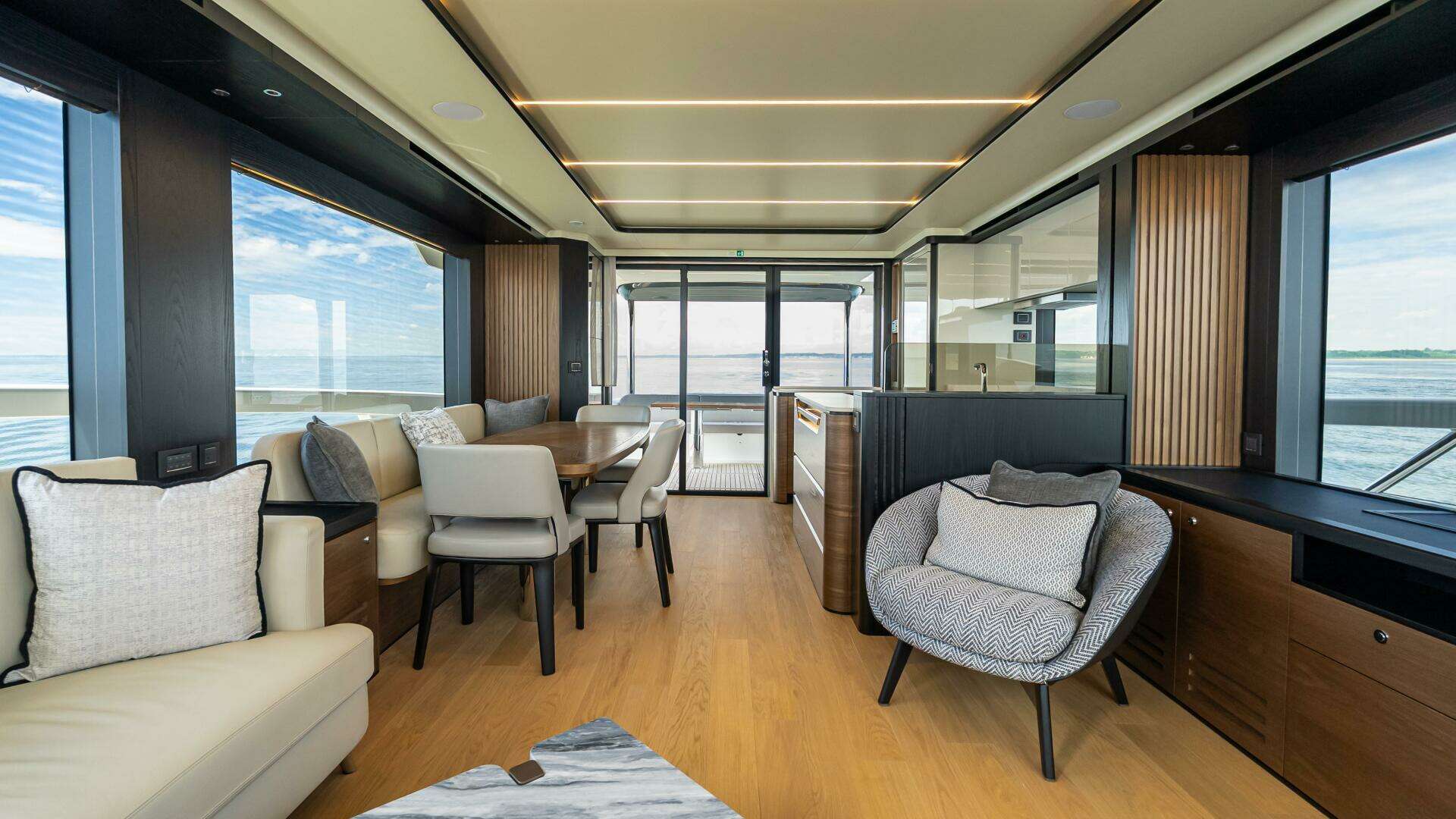 2025 Absolute Navetta 64 - Image 19