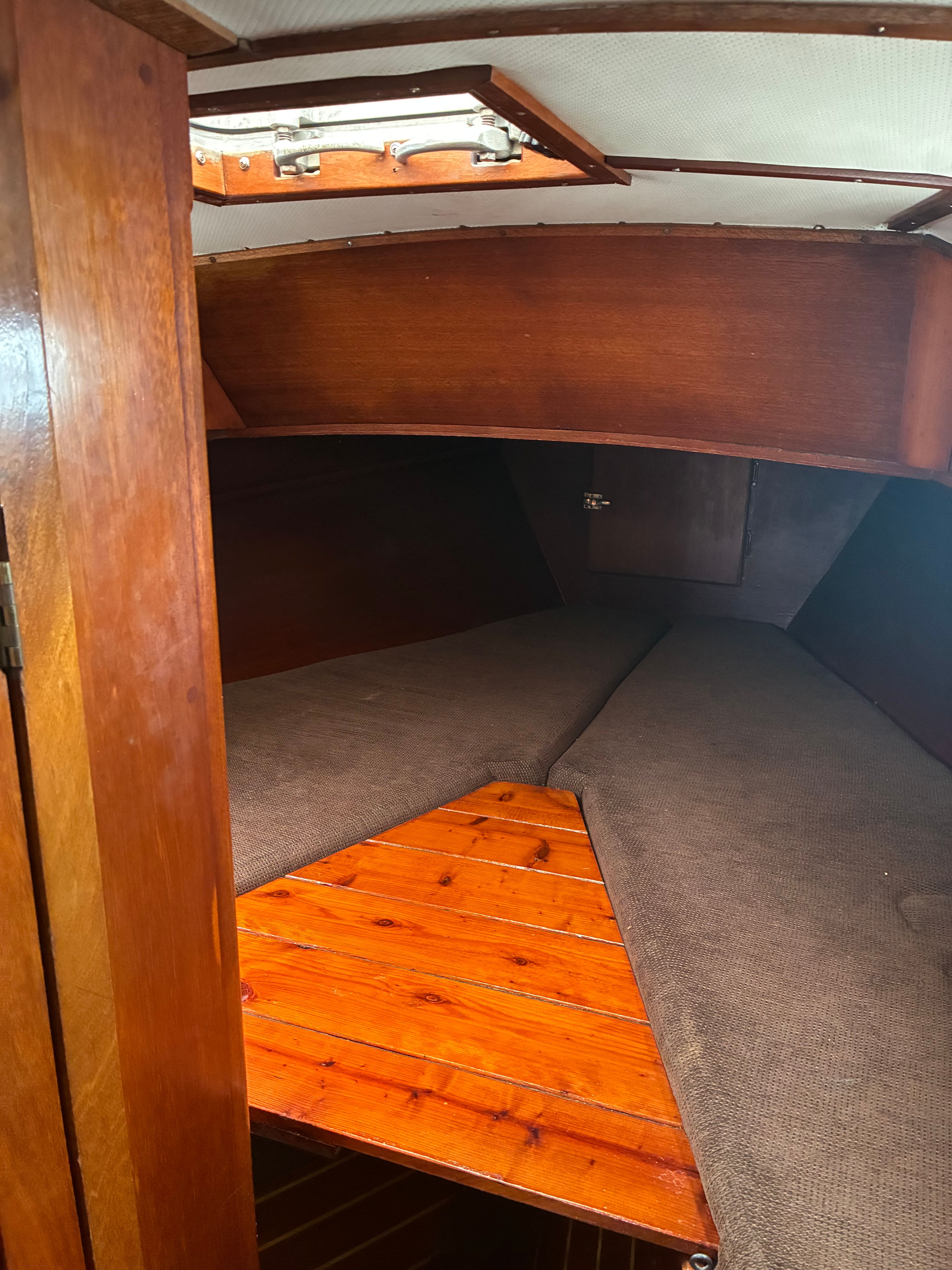 1972 Islander 34ft Sailboat cruiser - 7