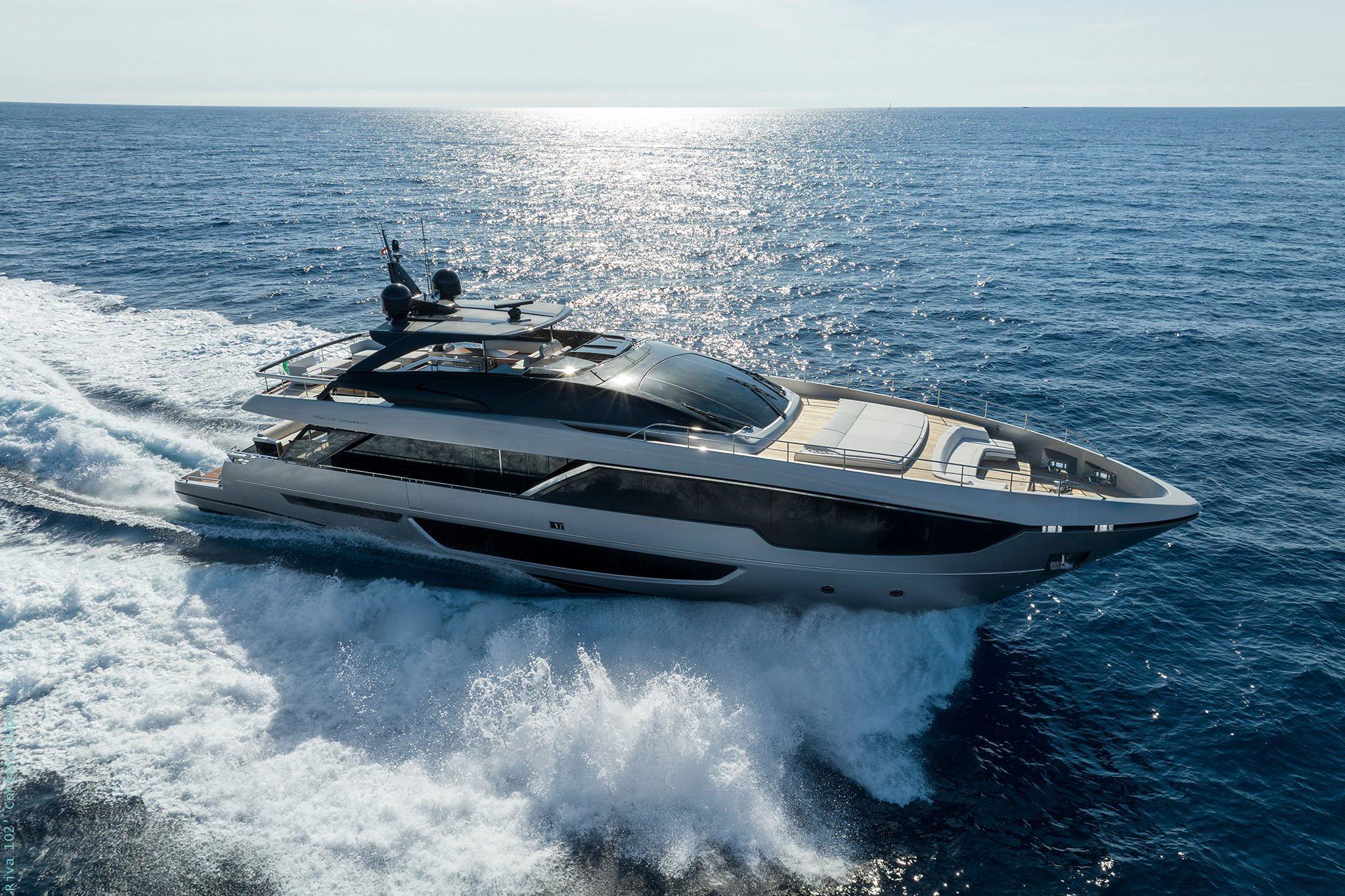 2025 Riva 102' Corsaro Super