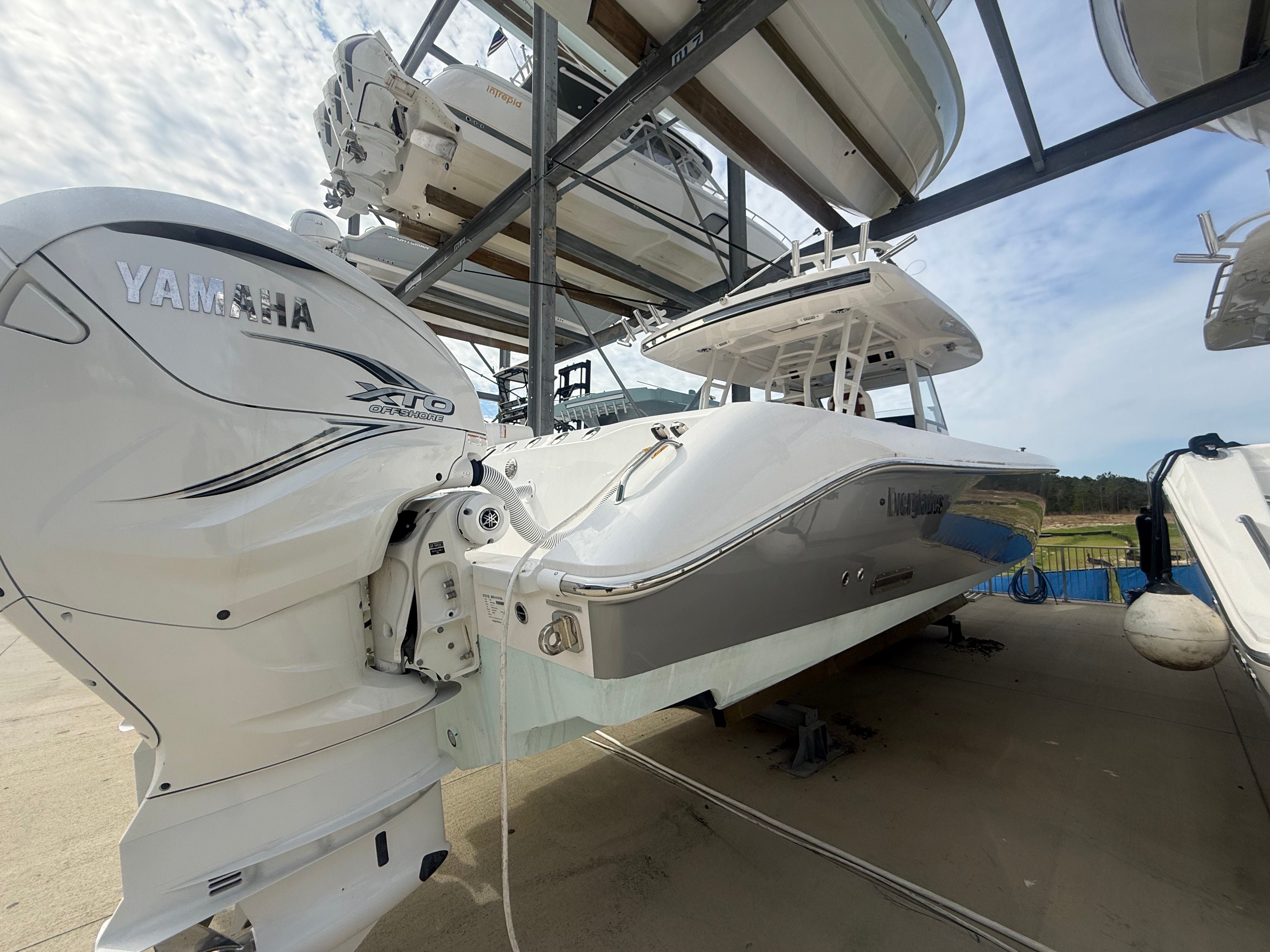 2022 Everglades 395 Center Console