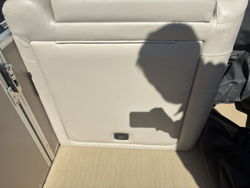 2014 Avalon 2485QL Wind Jammer - 32