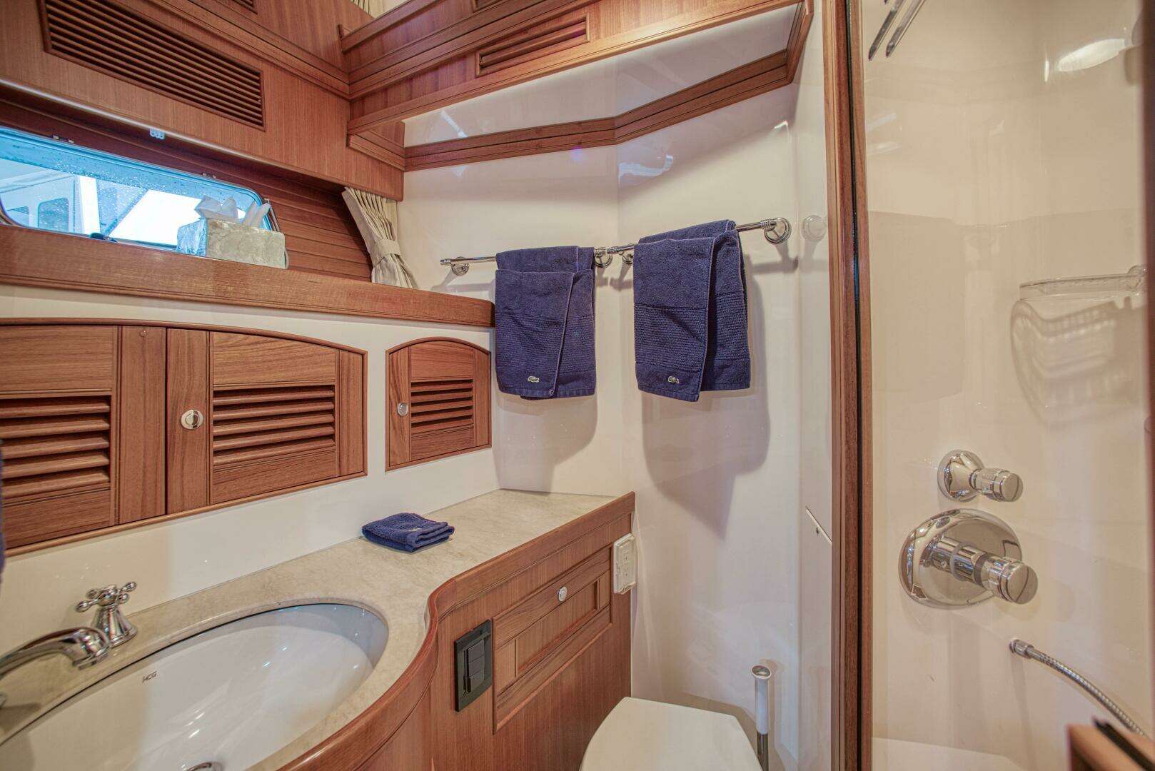 2011 Marlow Explorer 70E - Image 33