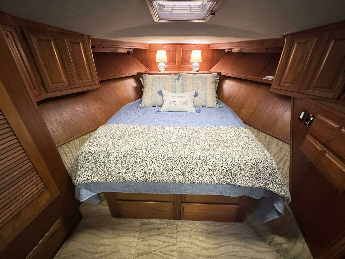 1987 Viking 48 Motor Yacht - Image 60