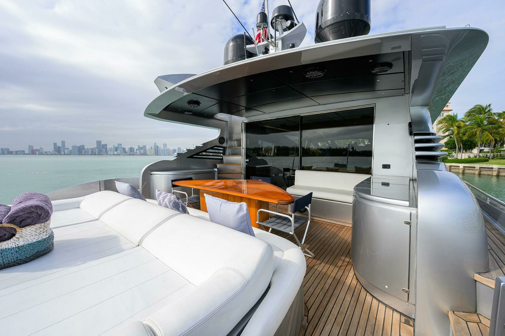 2009 Pershing 90 Express - Image 7