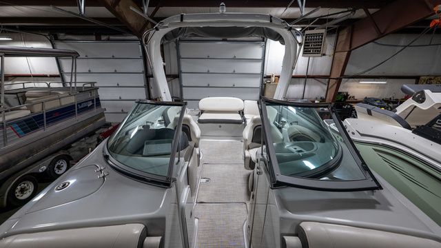 2020 Crownline E 255 - 17