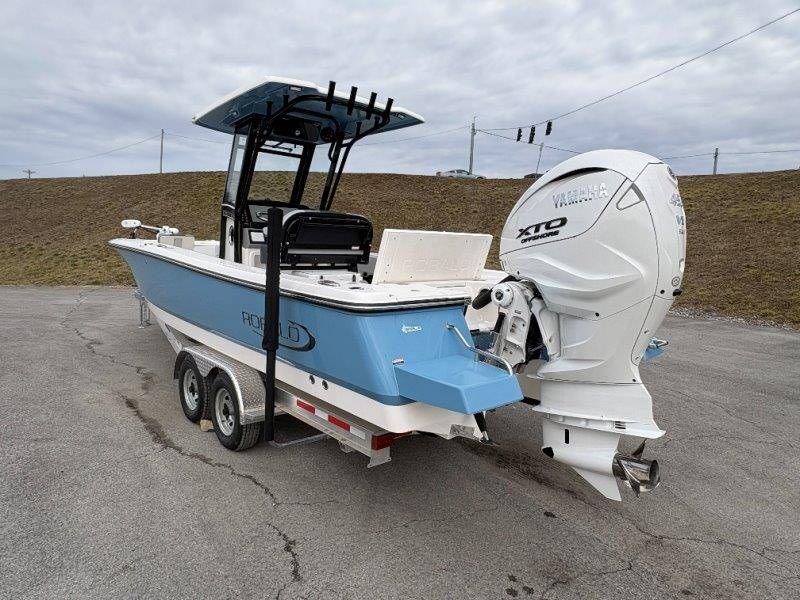 2026 Robalo 266 Cayman - 15