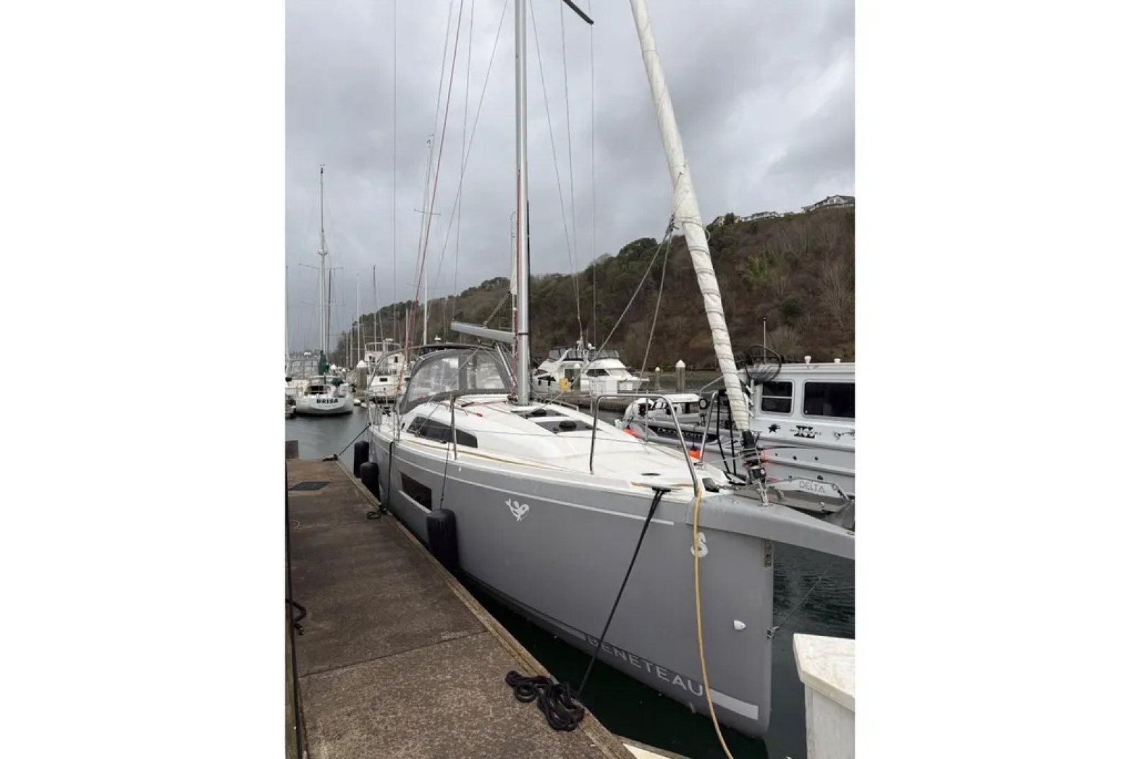 2023 Beneteau Oceanis 30.1 - Image 11