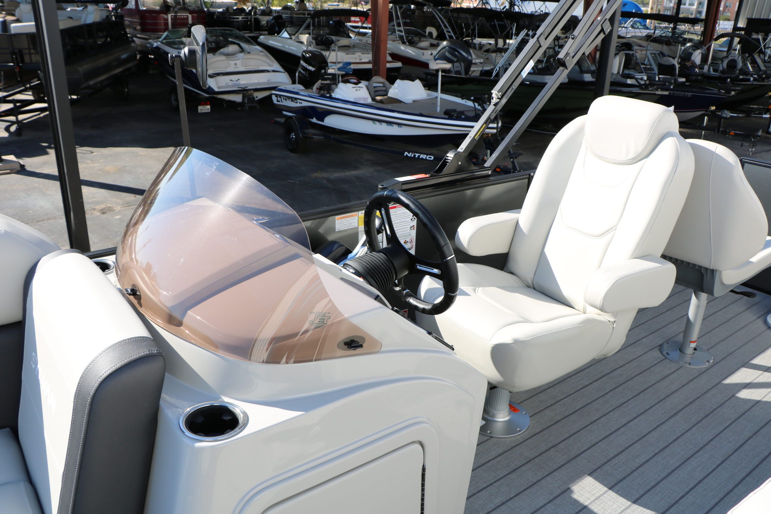 2026 Sylvan Mirage 820 Party Fish Tri Toon - 11