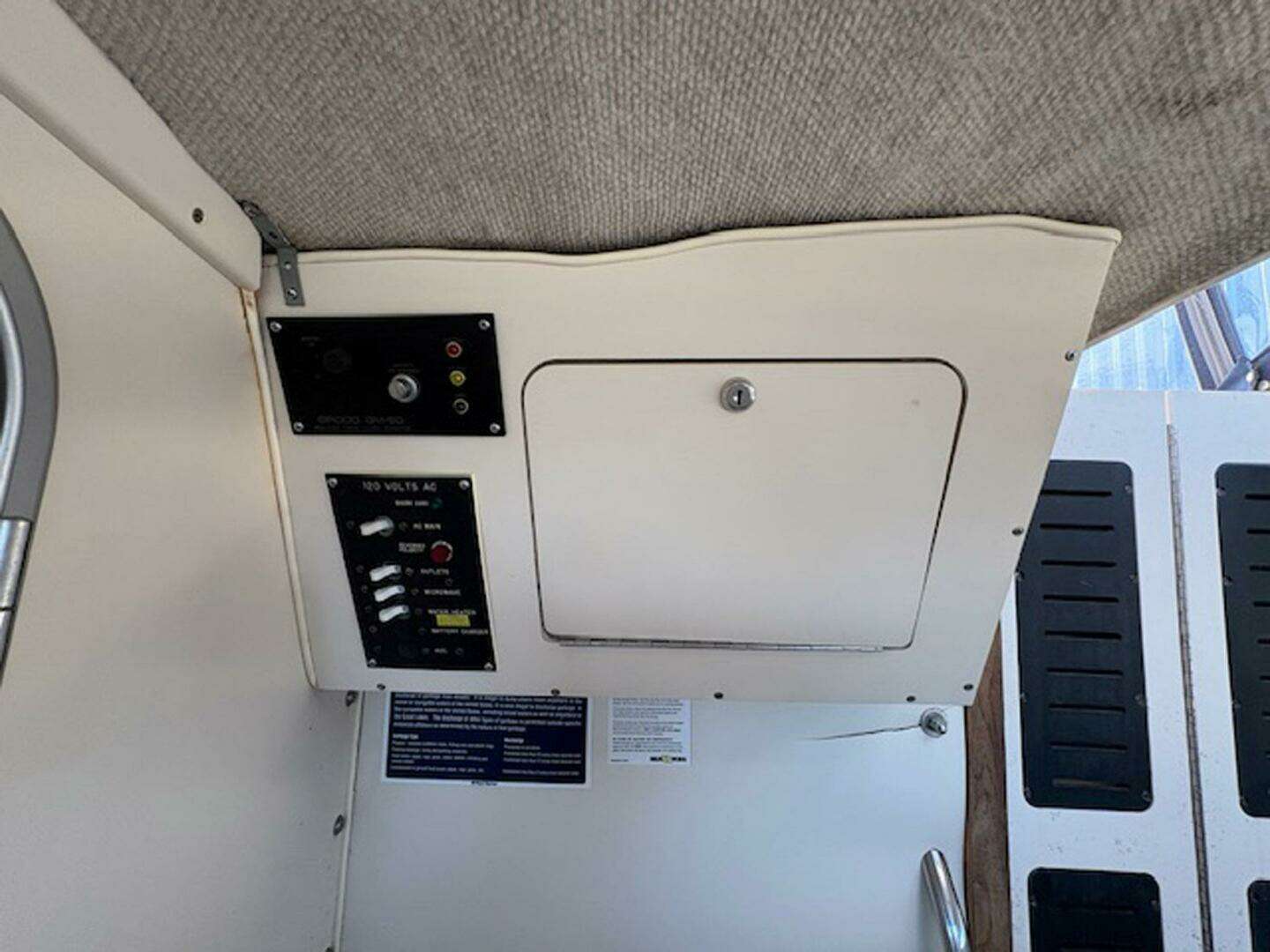 1995 Grady-White Sailfish 27 - Image 25