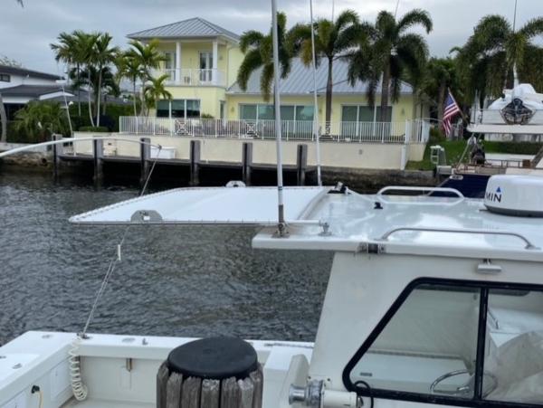 2003 Goldline Pilothouse - 13