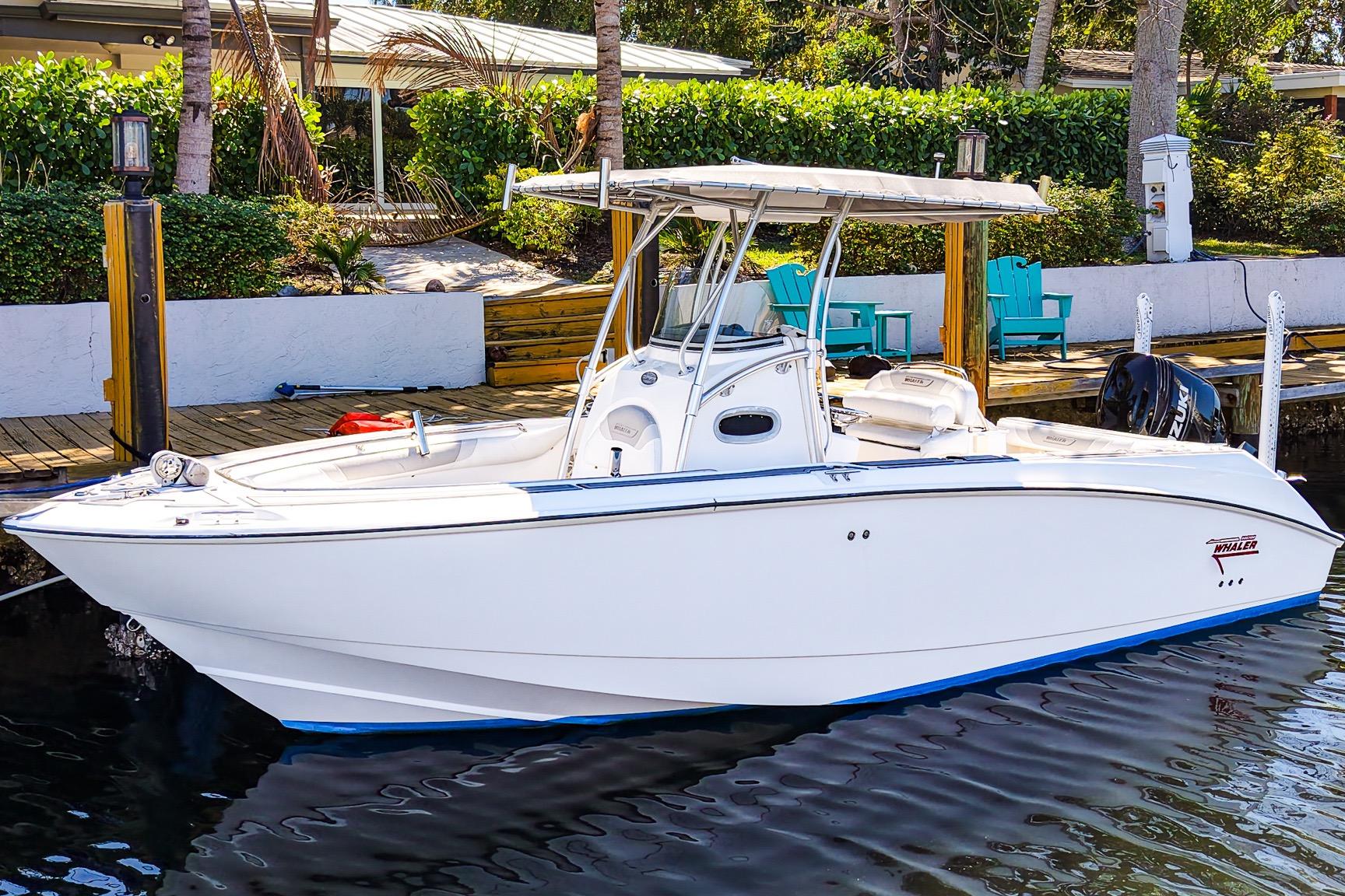 2004 Boston Whaler 240 Outrage