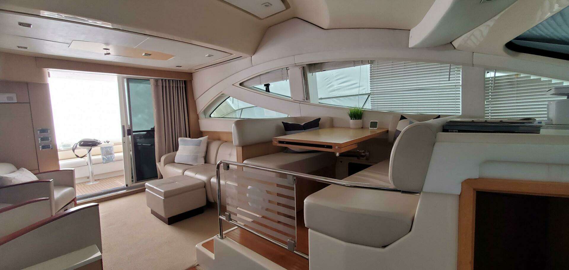 2012 Sea Ray 450 Sedan Bridge - Image 10